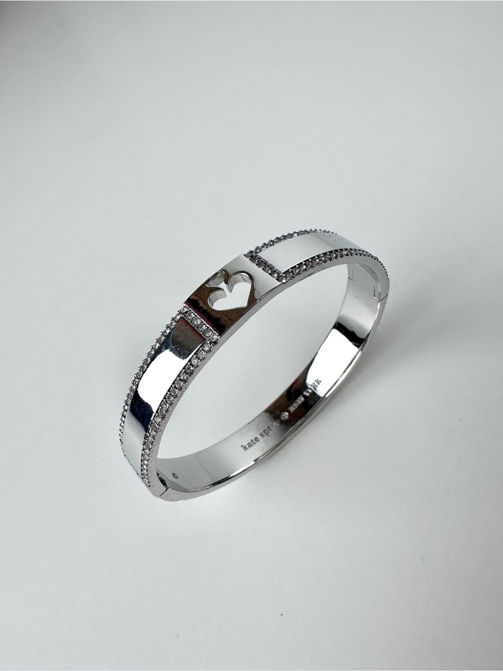 Y2K Kate Spade New York Silver Tone Crystal Spade Hinged Bangle Bracelet - Picture 9 of 12